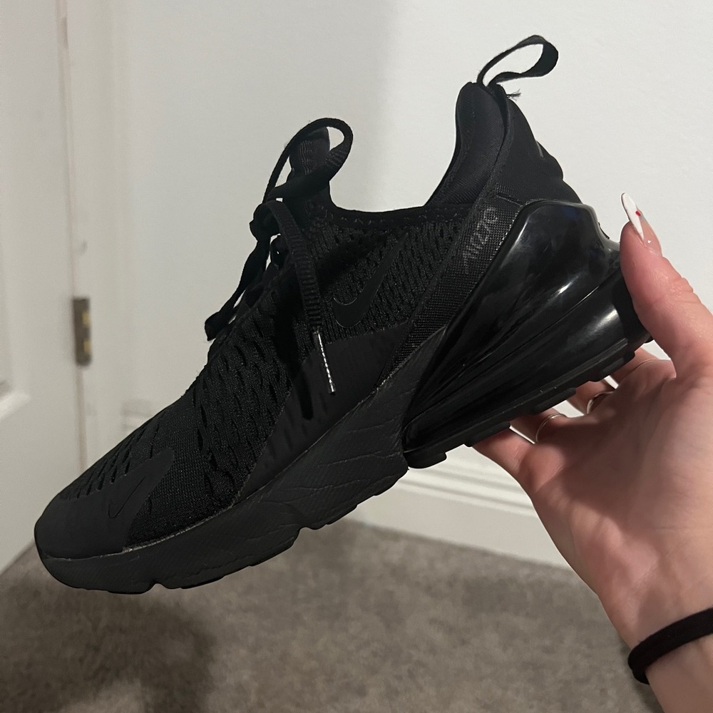 all black Nike air max 270